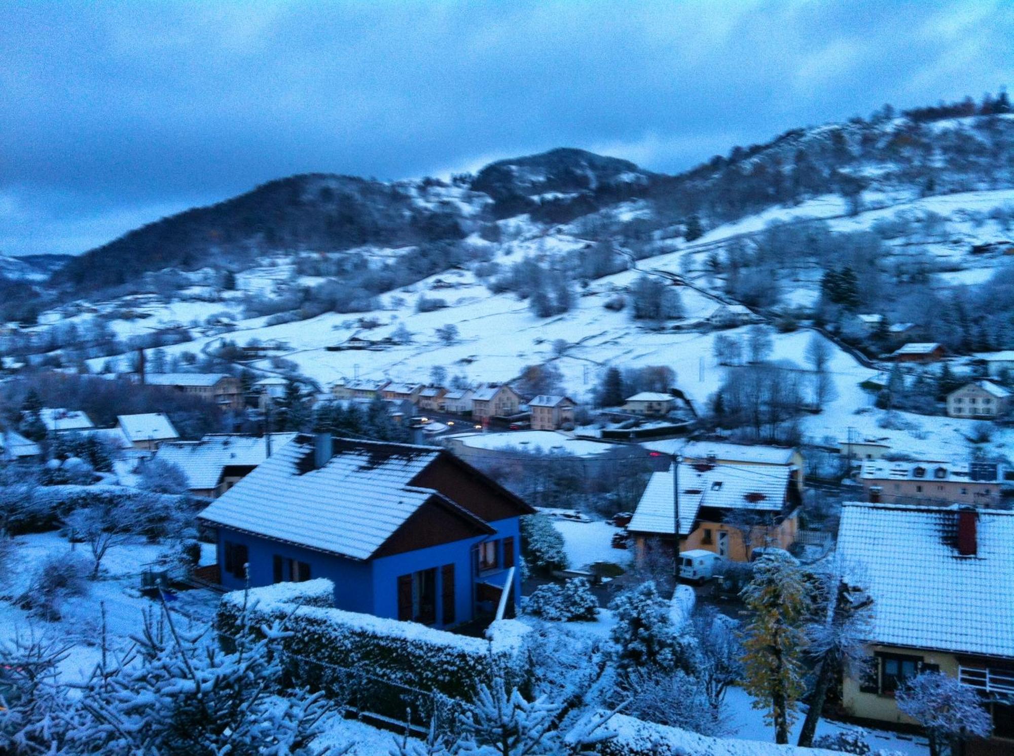 Appartement Cosy A Cornimont 30 M² Avec Terrasse Et Vue Montagne Kültér fotó